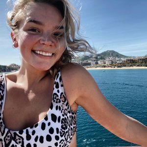 Meet your Posher, Danica